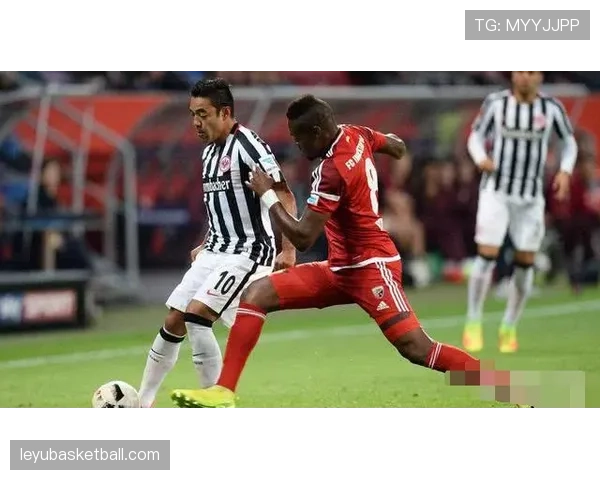 战术演进：观察本赛季德甲三后卫阵型的复兴，从勒沃库森到弗赖堡的成功案例